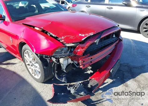 2013 Ford Mustang V6 Premium из США, поврежденный, VIN 1ZVBP8AM5D5267242